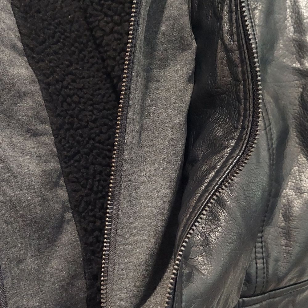 Levi’s Black Faux Leather Sherpa Hooded Bomber Jacket Sz XL - Picture 13 of 16